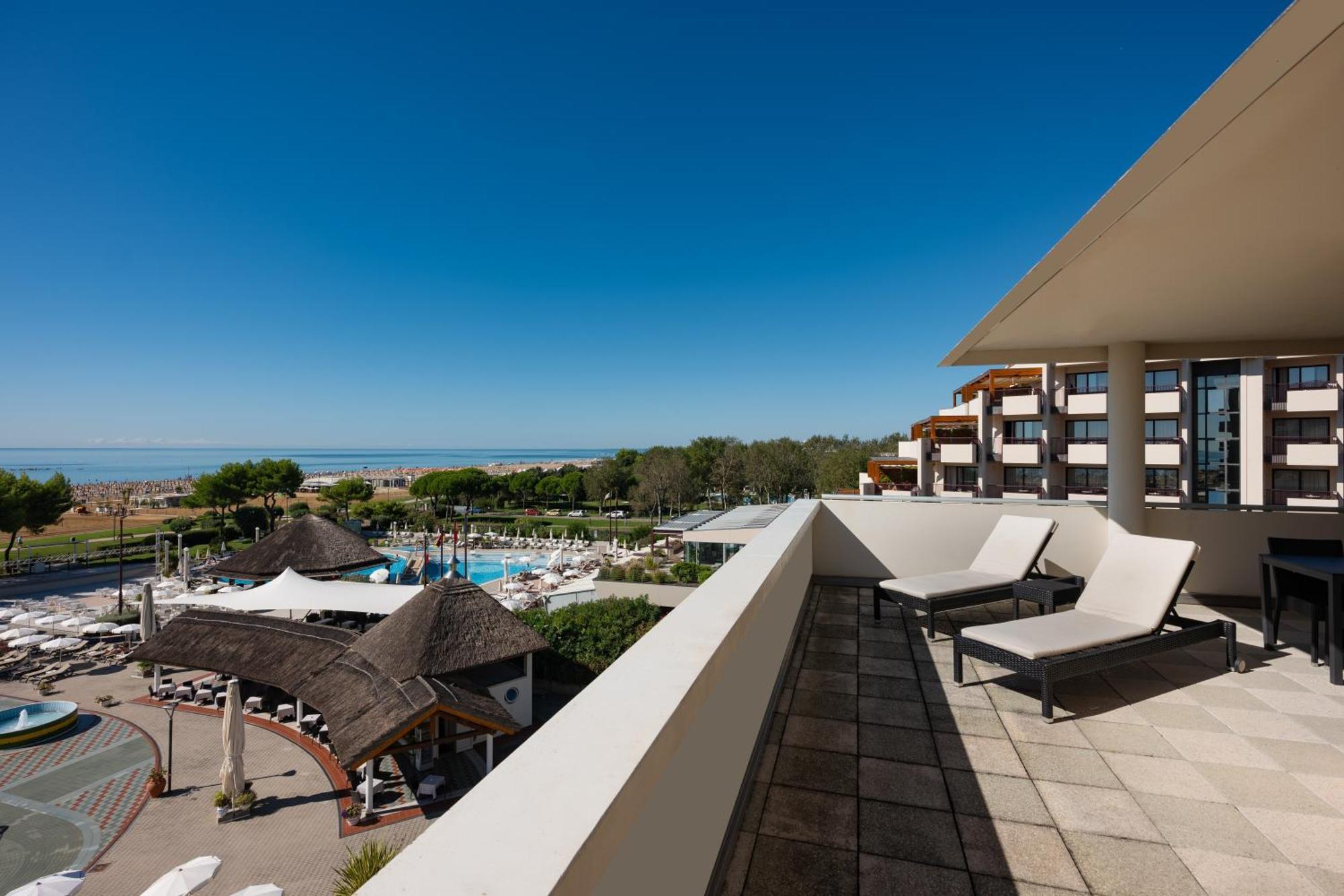 Two-Bedroom Apartment Sea View